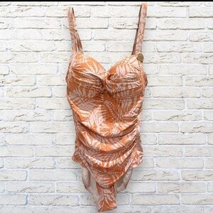NWT Nip Tuck Multi-Fit Cup Peach and White Swimsuit/one piece - Sz 4 (US)